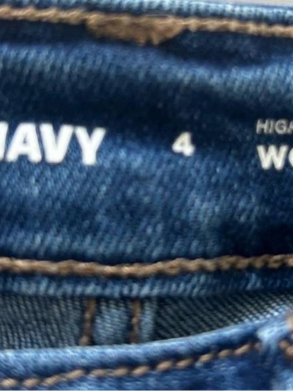 Old Navy high-waisted blue denim shorts size 4 - Picture 2 of 3